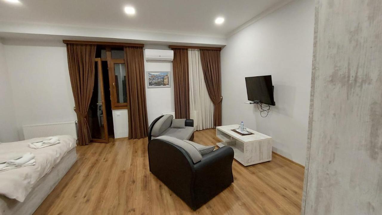 Apart Hotel Vera Тбилиси Екстериор снимка
